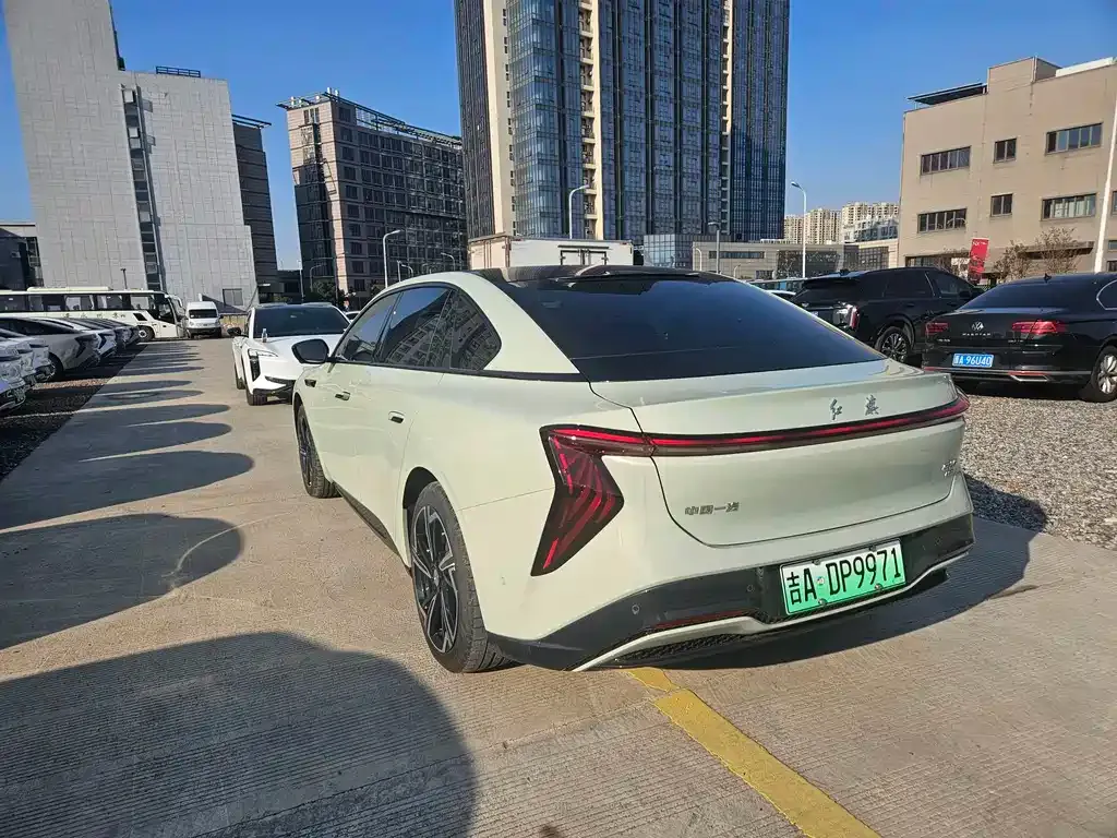 Hongqi EH7 — фото 8
