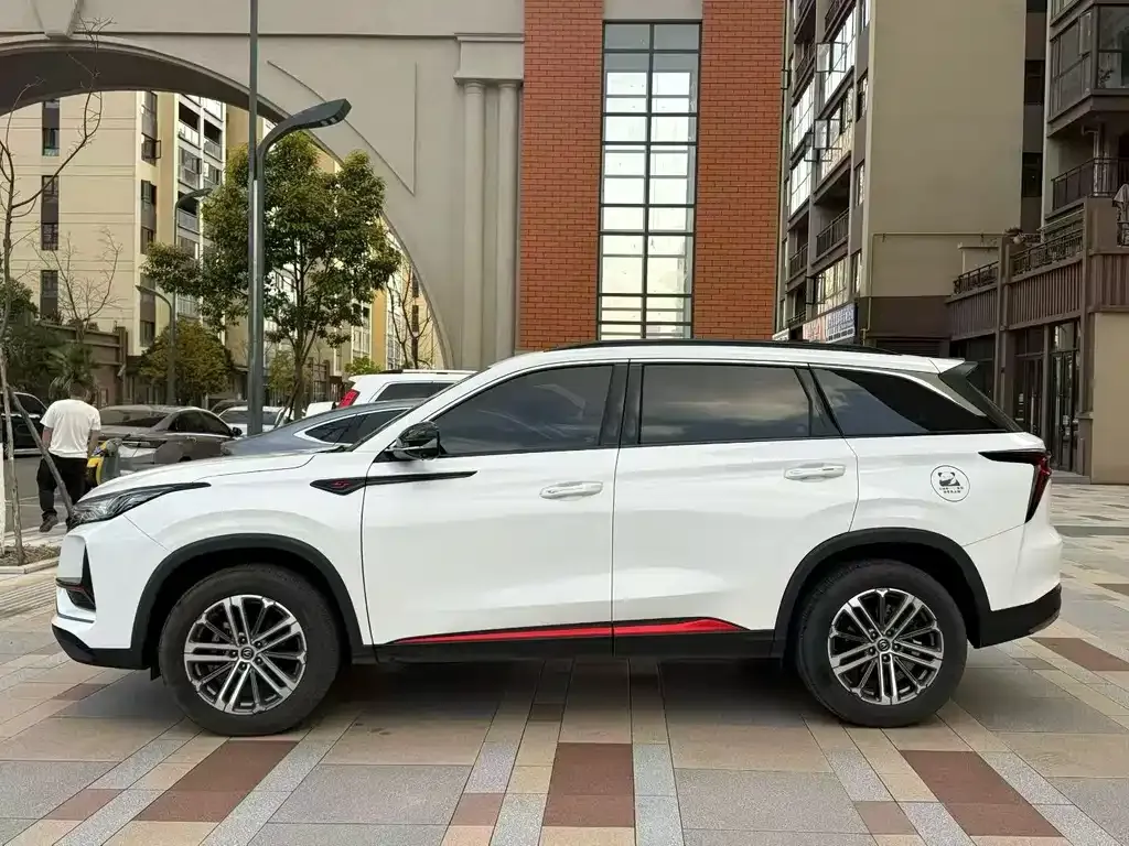 Changan CS75PLUS — фото 3