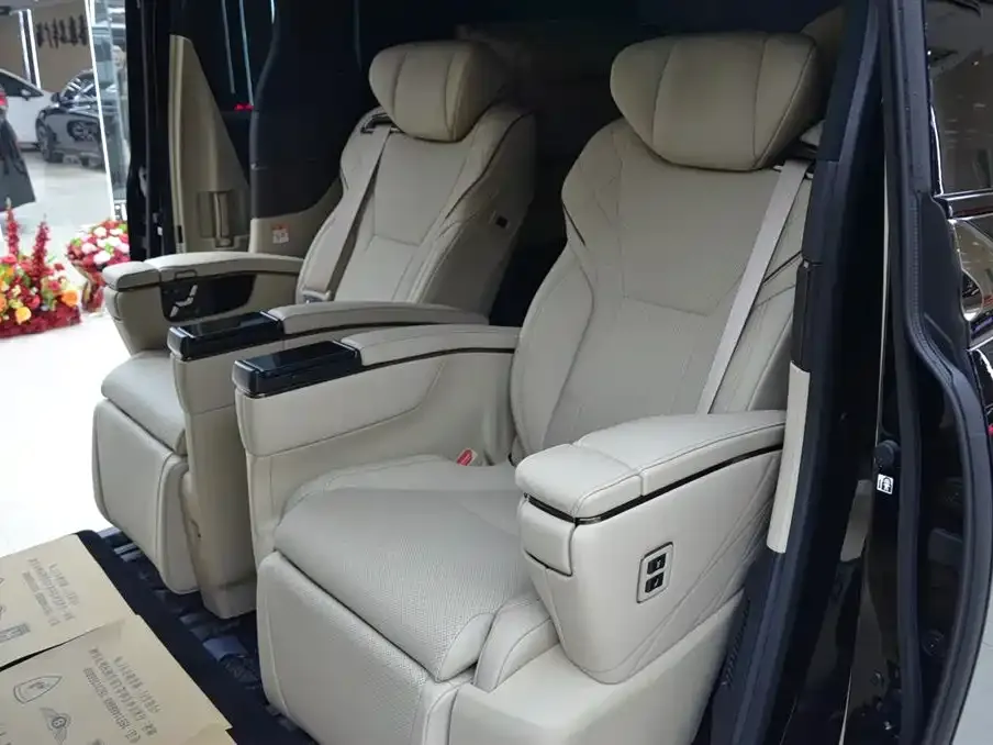 Toyota Vellfire 2026 из CN, фото 2