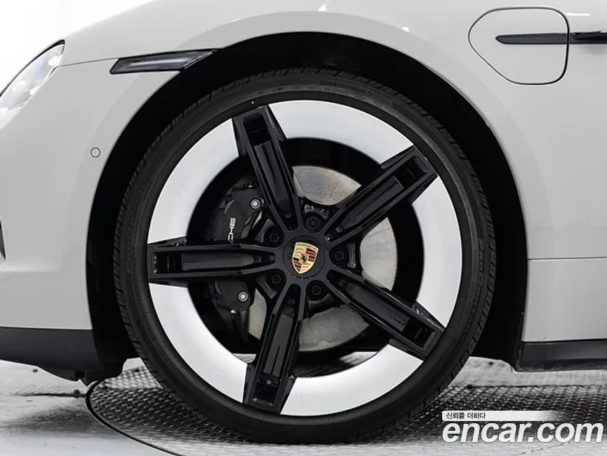 Porsche Taycan 2025 из KR, фото 6