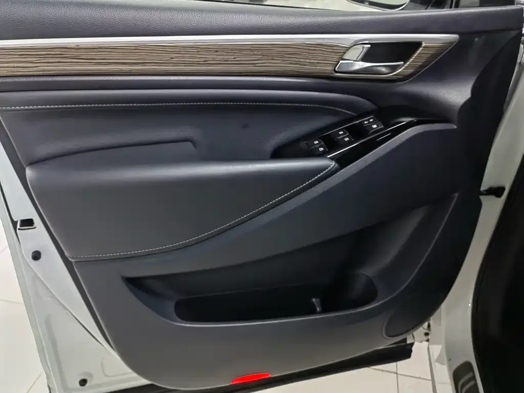 GAC Motor Trumpchi M8 — фото 8