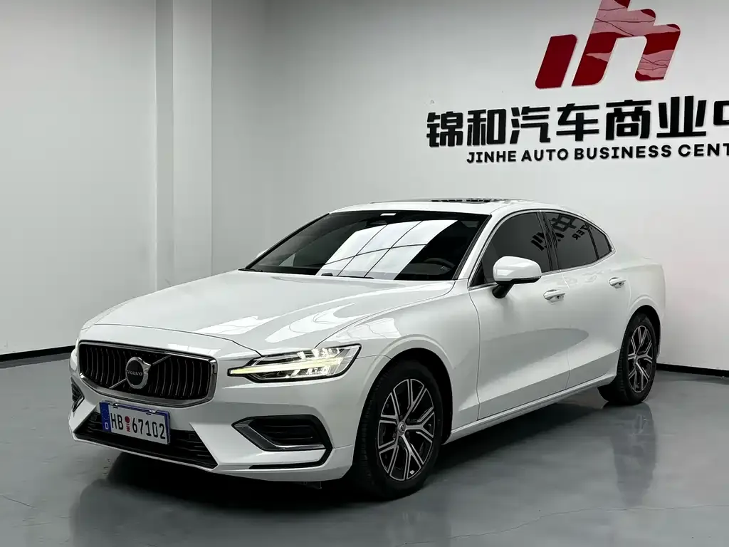Volvo S60 2023 из CN, фото 1