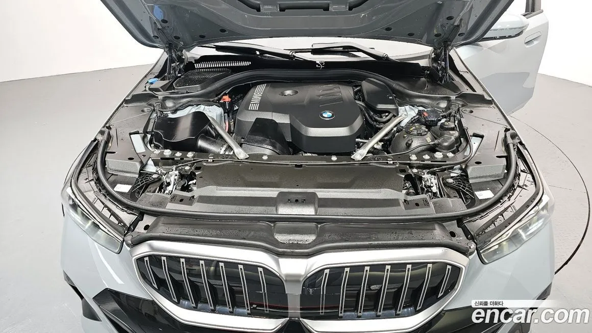 BMW 5-Series 2025 из KR, фото 10