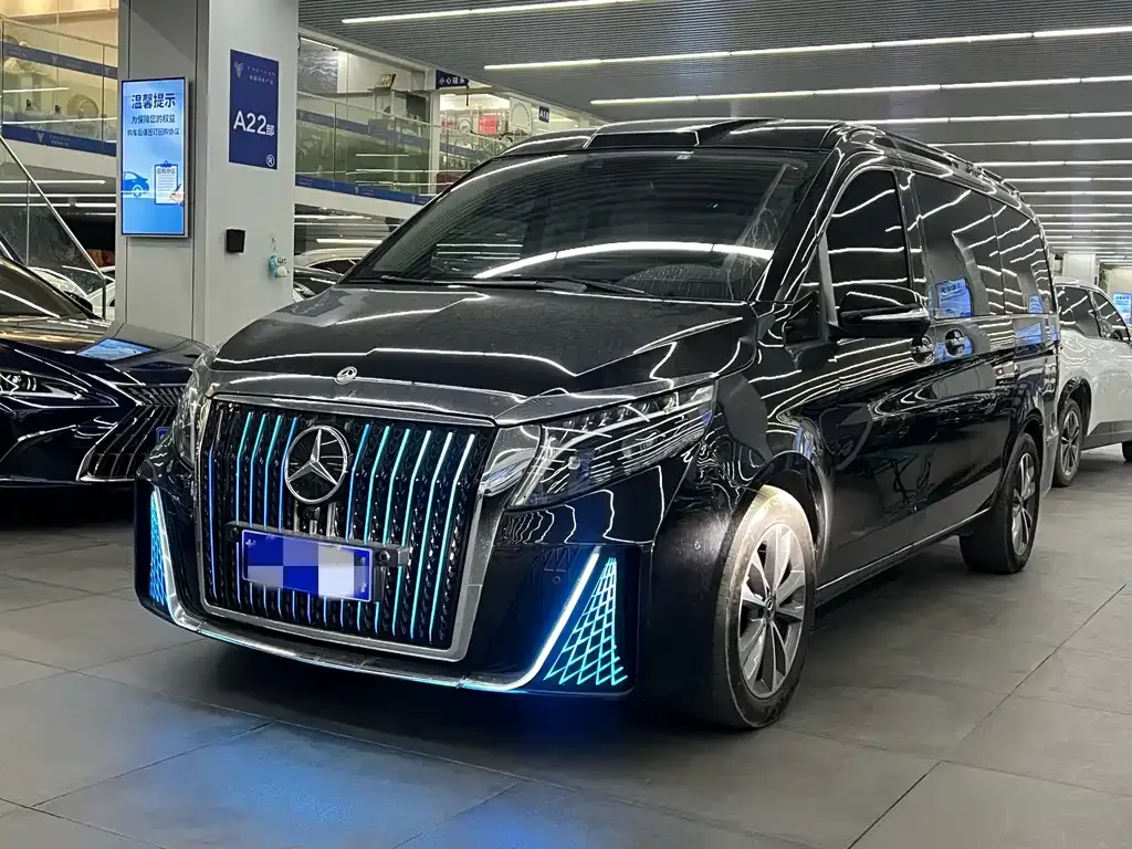 Mercedes-Benz V-Class 2023 из CN, фото 1