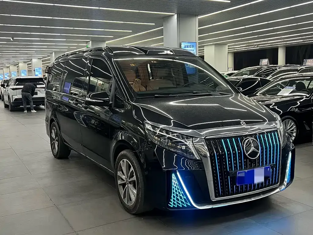 Mercedes-Benz V-Class 2023 из CN, фото 10