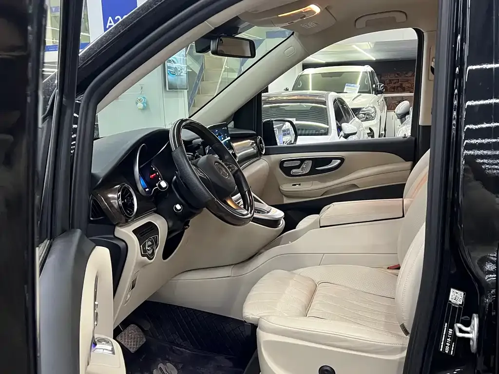 Mercedes-Benz V-Class 2023 из CN, фото 9