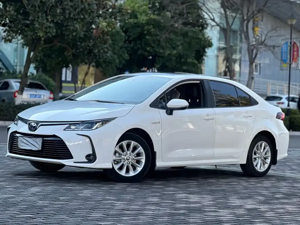 Toyota Corolla 2023 из CN, фото 1