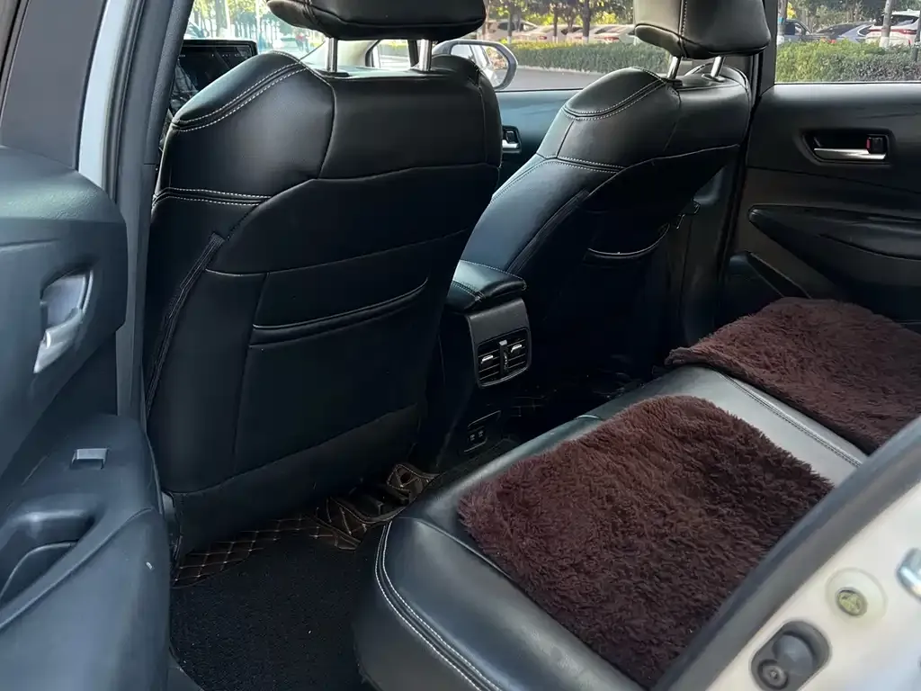 Toyota Corolla 2023 из CN, фото 3