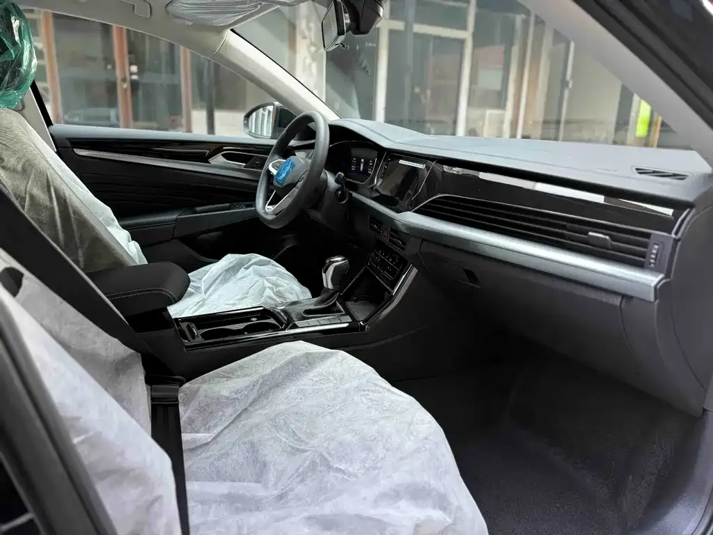Volkswagen Passat New Energy 2025 из CN, фото 2