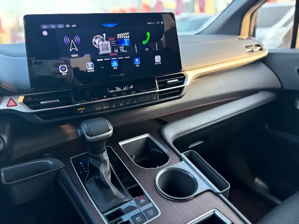 Toyota Sienna 2025 из CN, фото 10