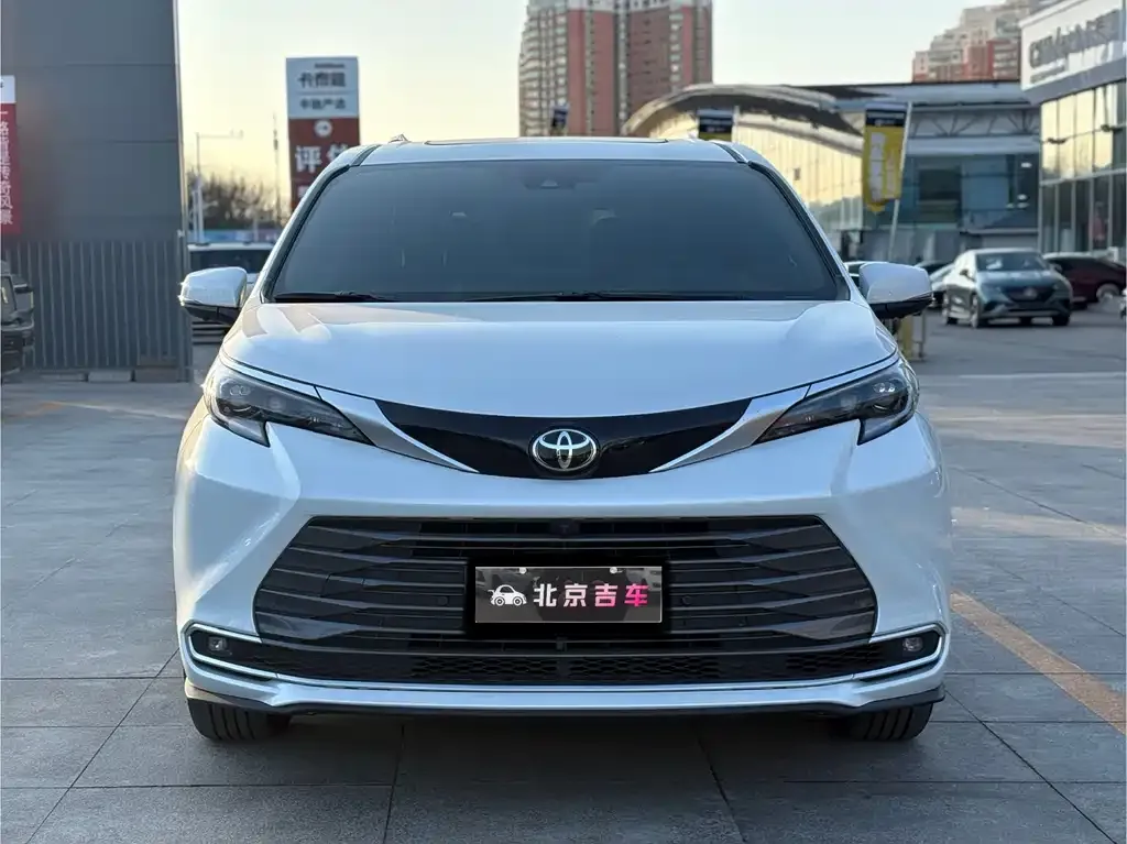 Toyota Sienna 2025 из CN, фото 4