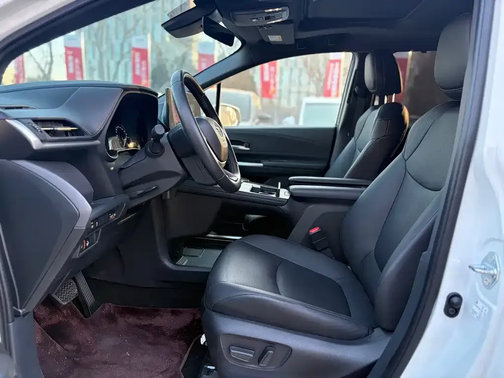 Toyota Sienna 2025 из CN, фото 6