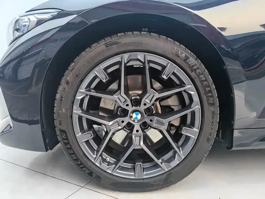 BMW 3 Series 2024 из CN, фото 10