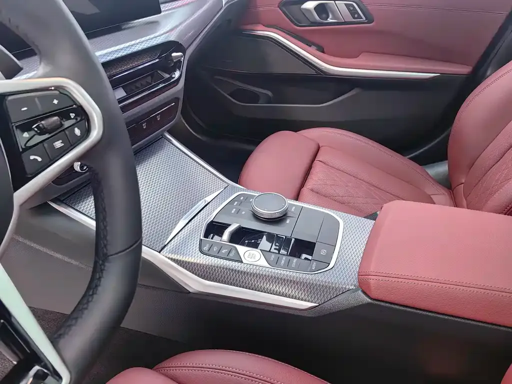 BMW 3 Series 2024 из CN, фото 6
