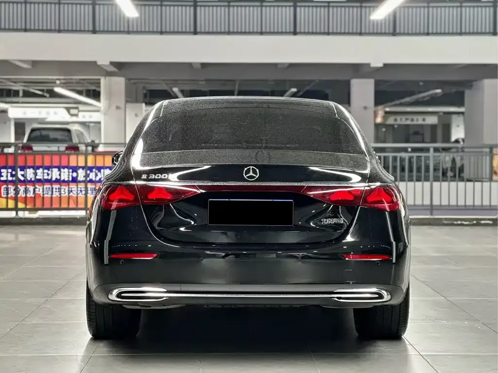 Mercedes-Benz E-Class — фото 4