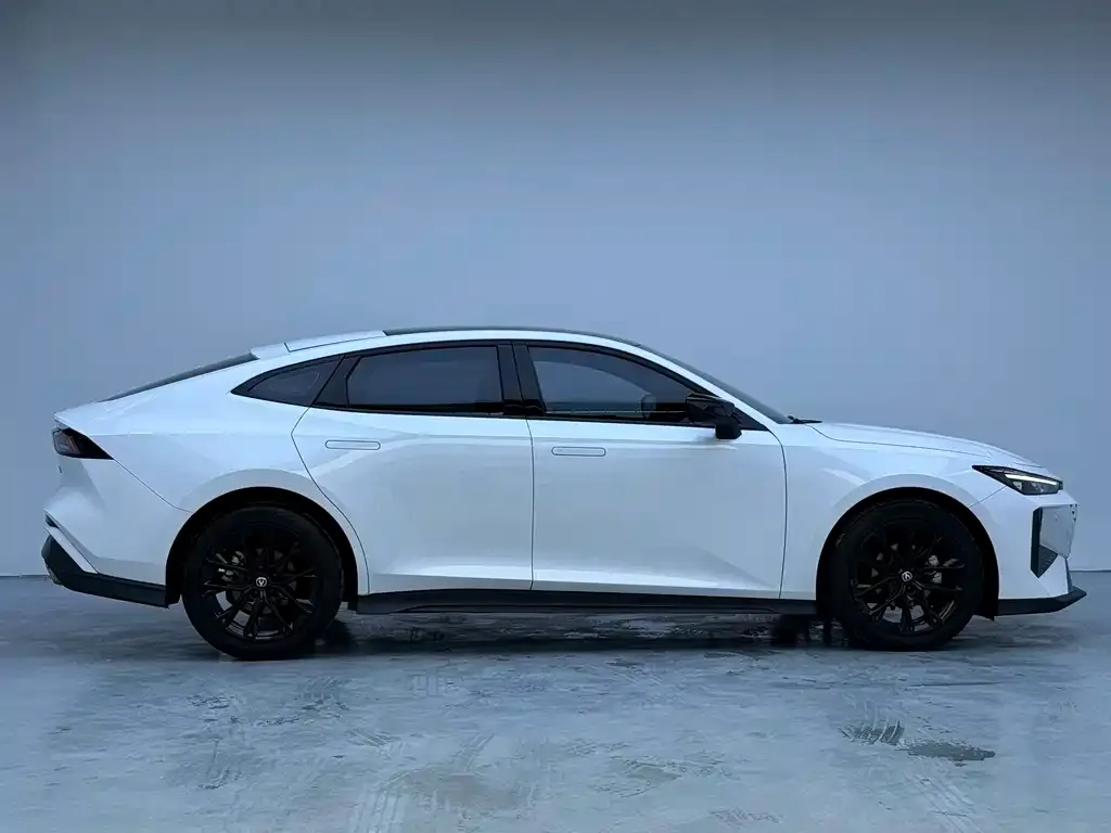 Changan UNI-V 2025 из CN, фото 2