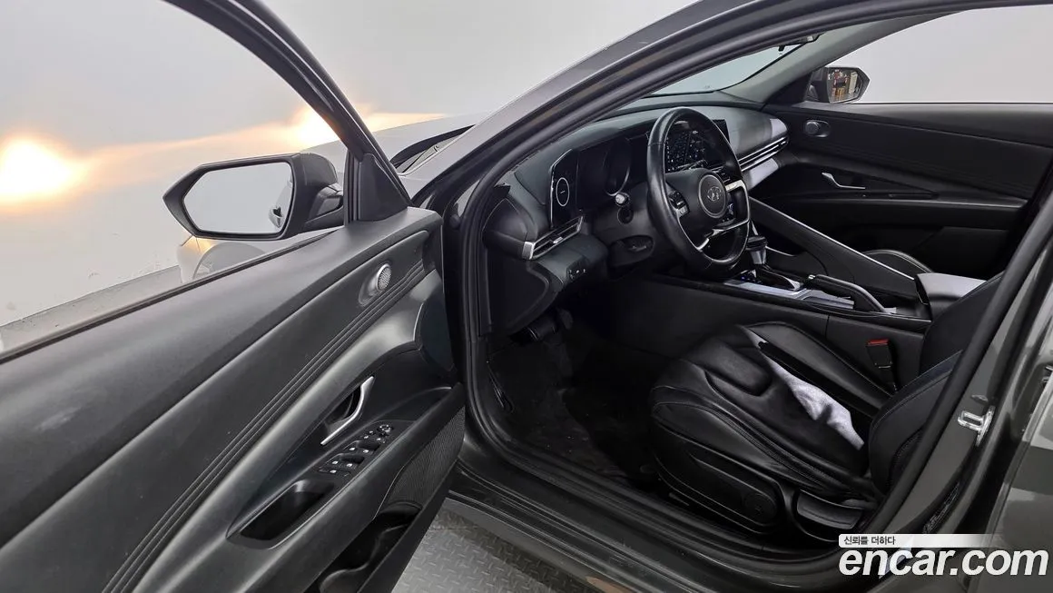 Hyundai AVANTE 2021 из KR, фото 2
