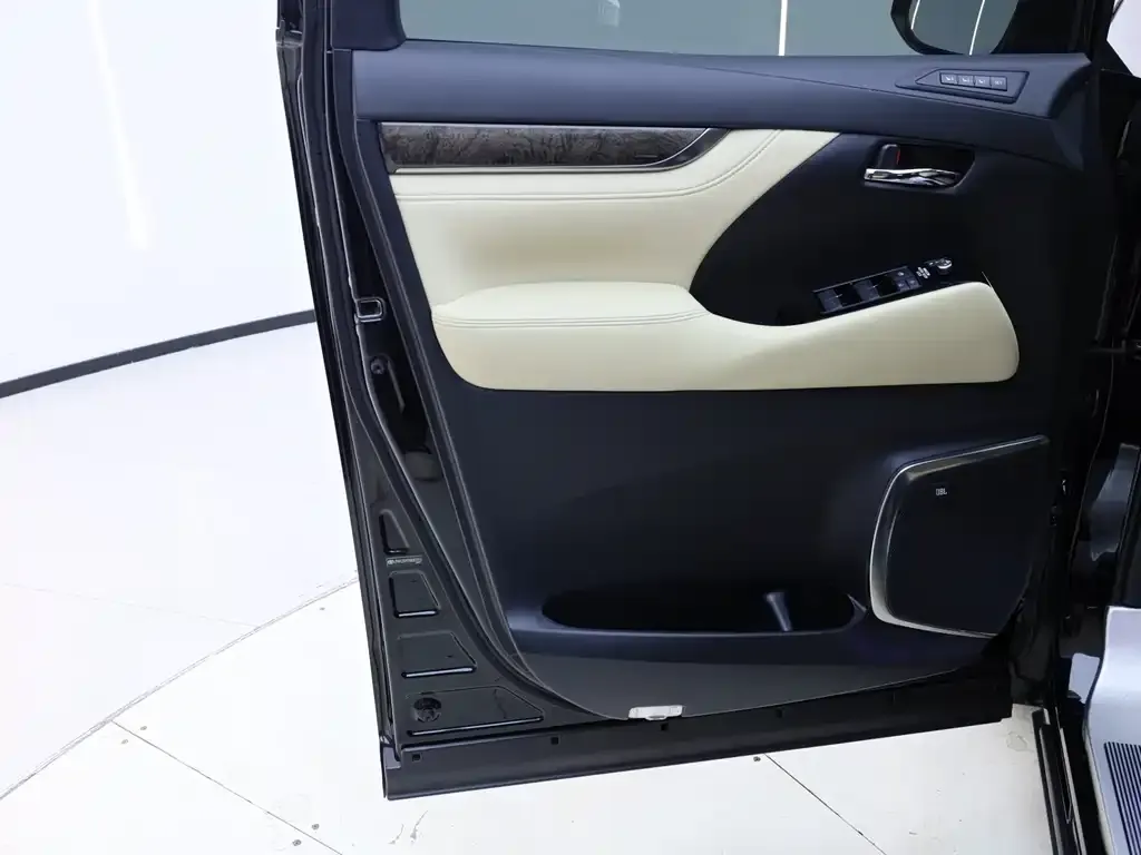 Toyota Vellfire 2023 из CN, фото 8