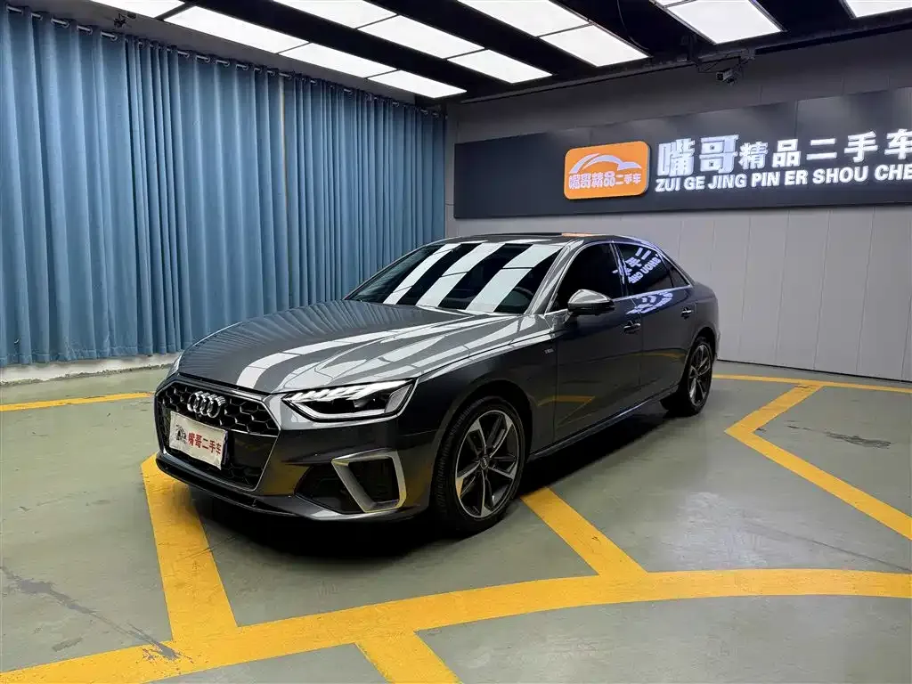 Audi A4L 2022 из CN, фото 1