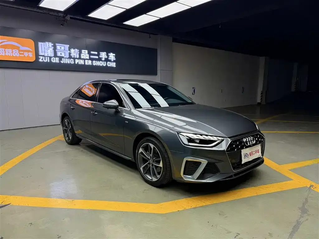Audi A4L 2022 из CN, фото 2