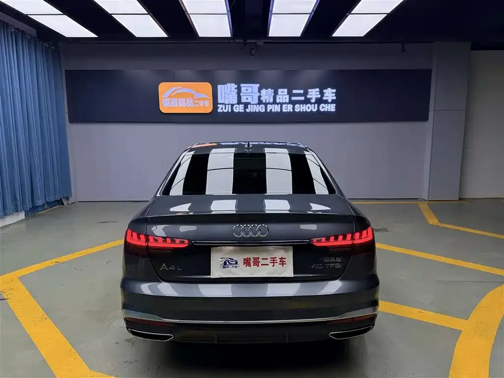 Audi A4L 2022 из CN, фото 4