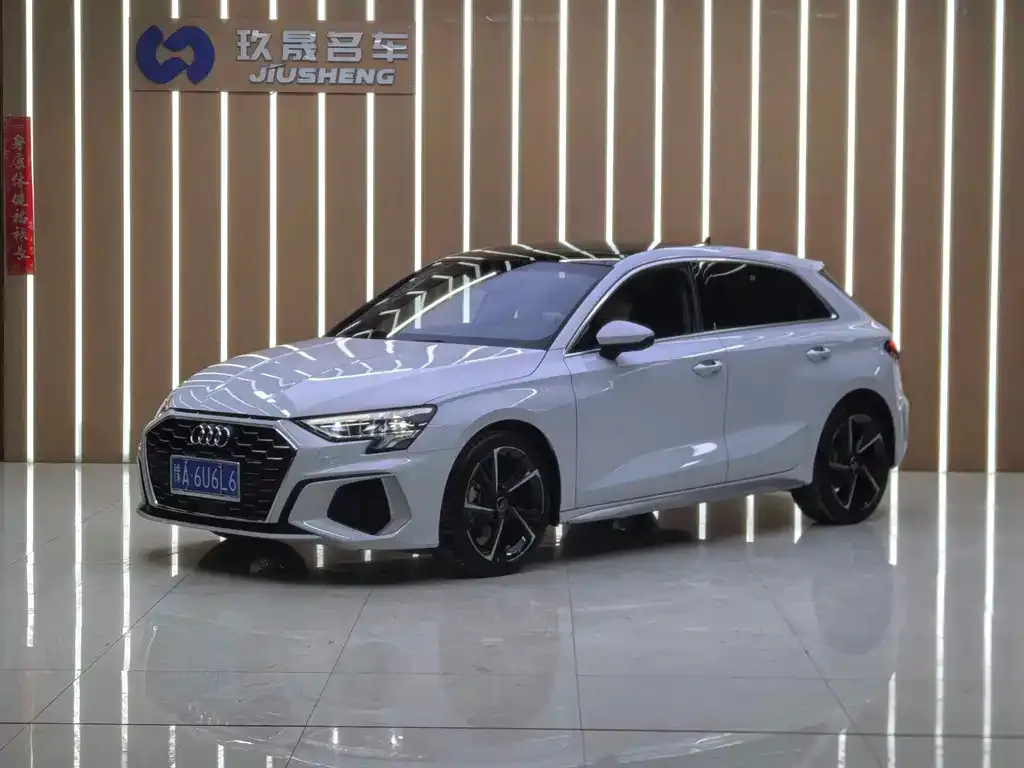 Audi A3 2023 из CN, фото 1