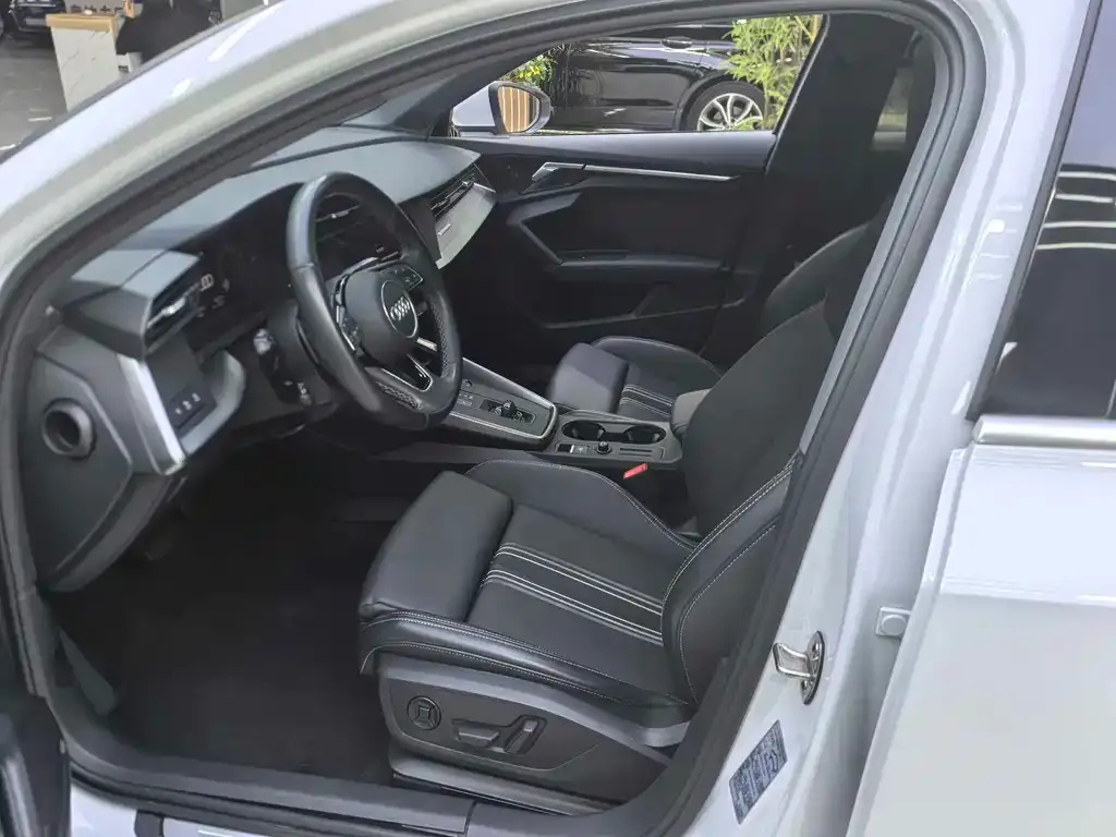 Audi A3 2023 из CN, фото 5