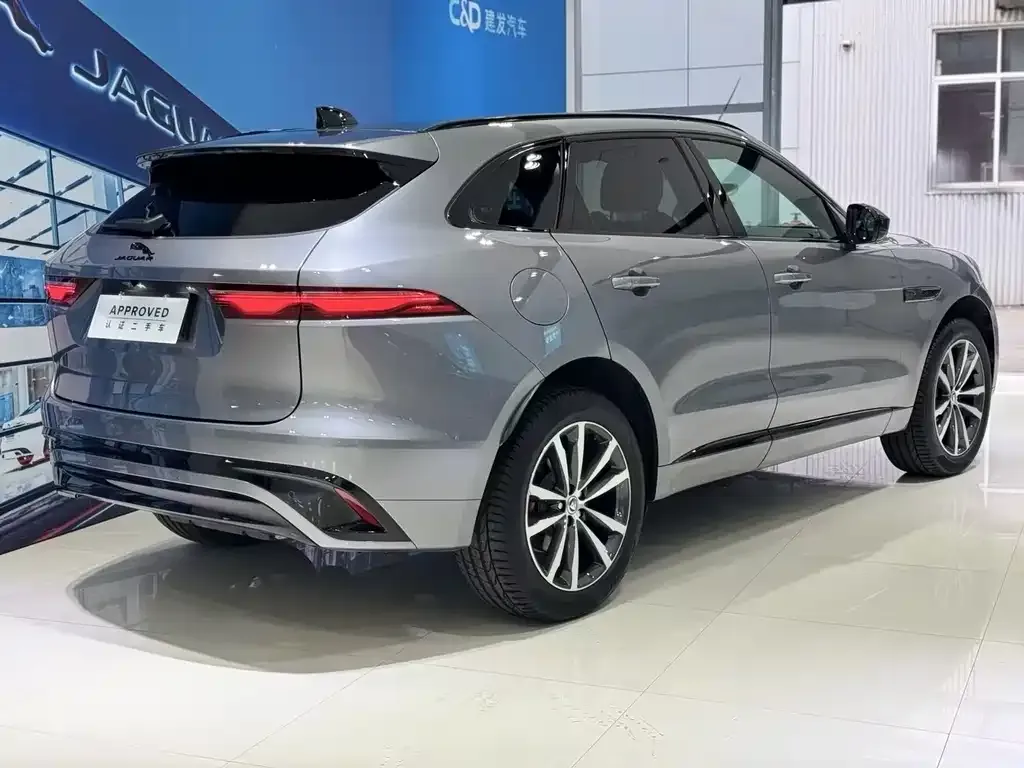Jaguar F-PACE — фото 8
