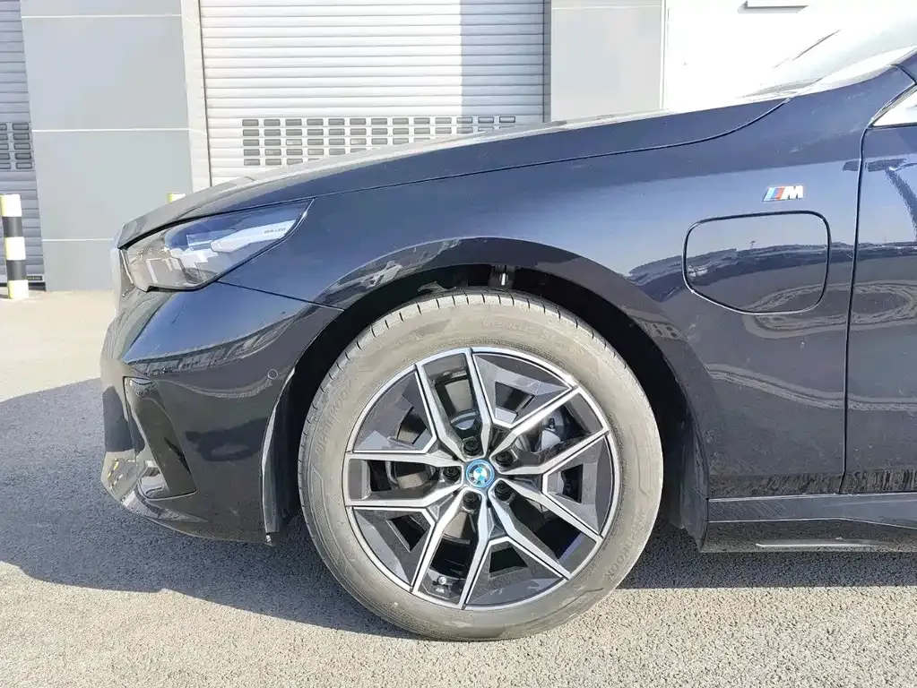 BMW i5 2025 из CN, фото 9