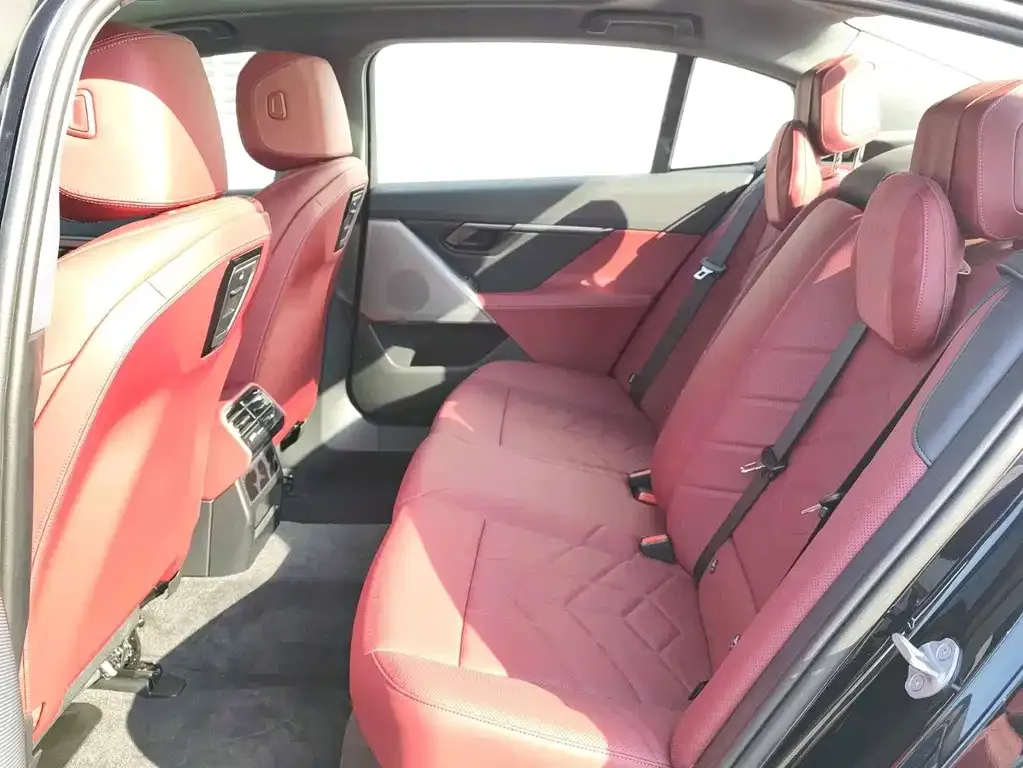 BMW i5 2025 из CN, фото 7