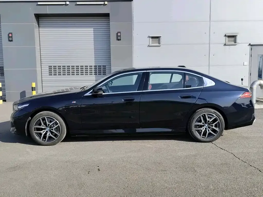 BMW i5 2025 из CN, фото 6