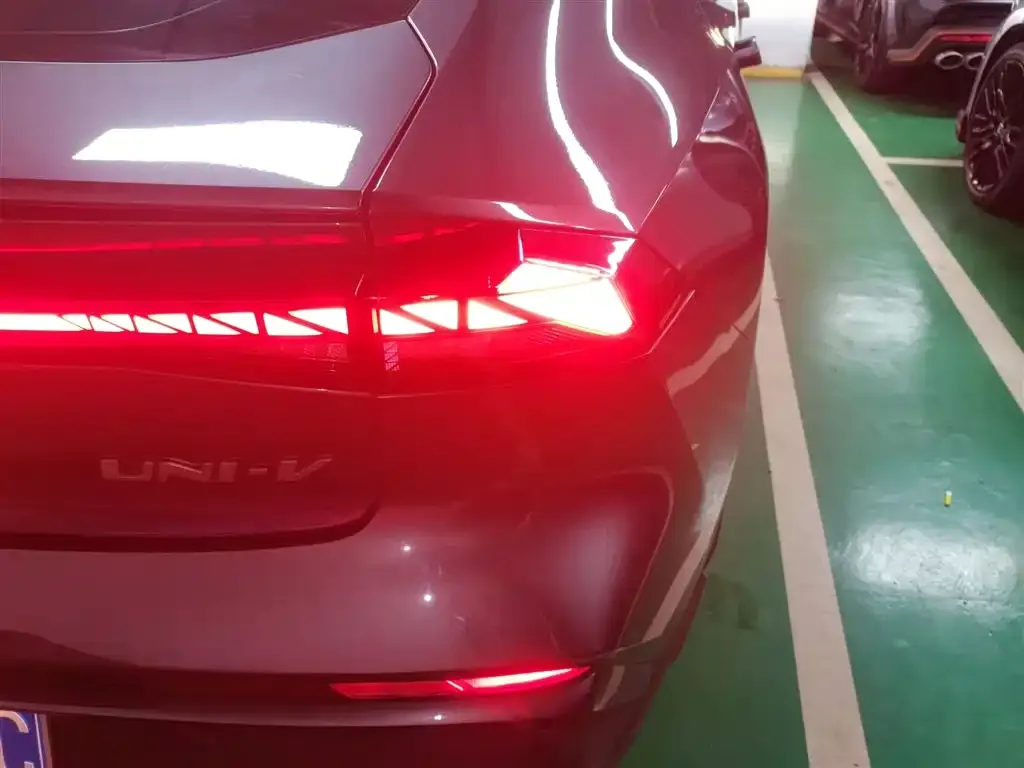 Changan UNI-V 2024 из CN, фото 2