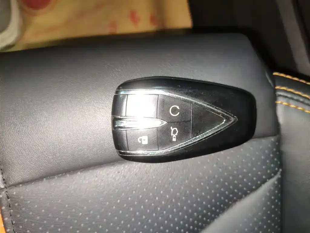 Changan UNI-V 2024 из CN, фото 4