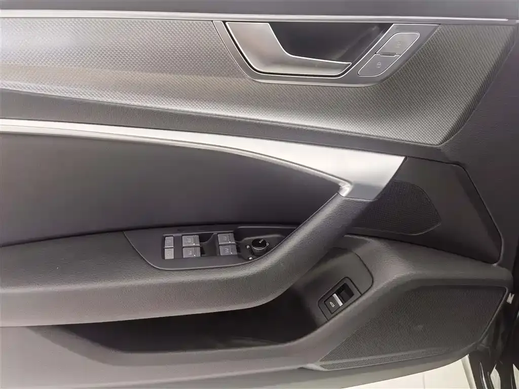 Audi A6L 2024 из CN, фото 7