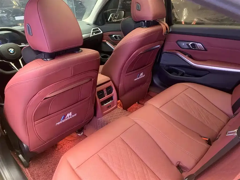 BMW 3 Series 2025 из CN, фото 2