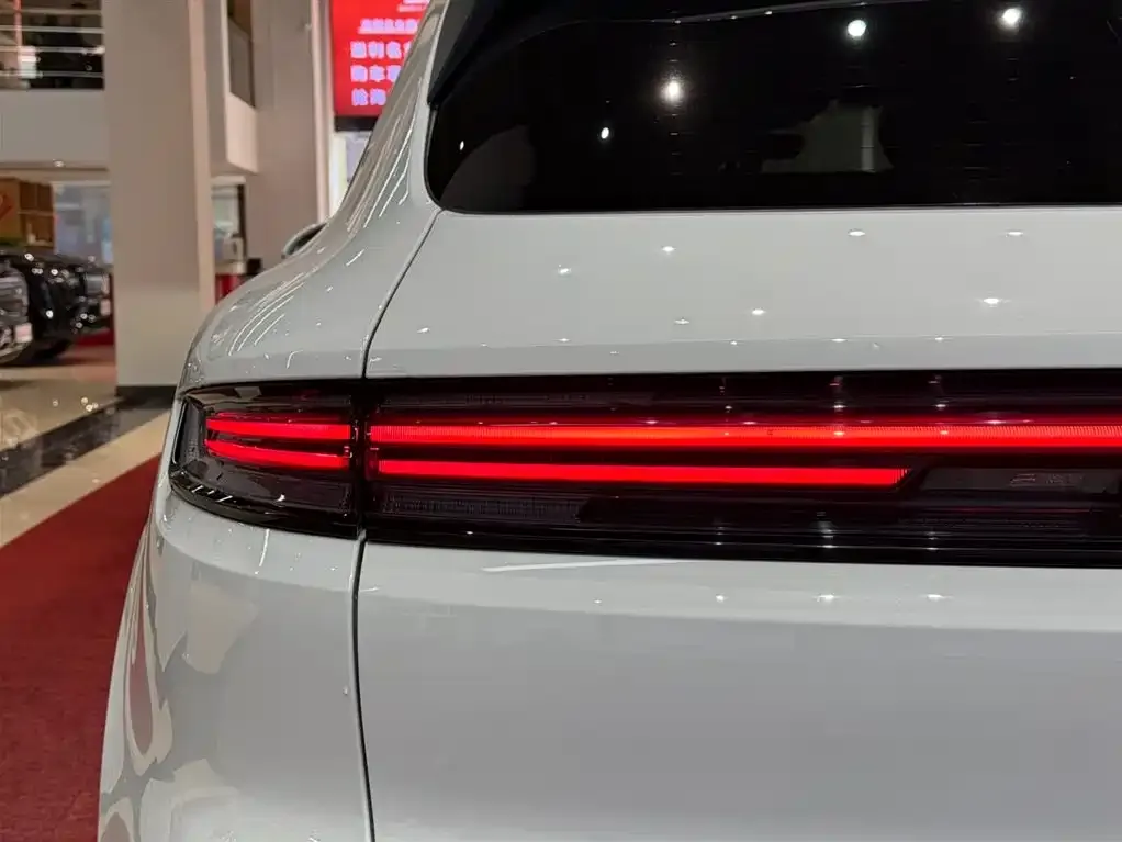 Porsche Cayenne 2024 из CN, фото 2