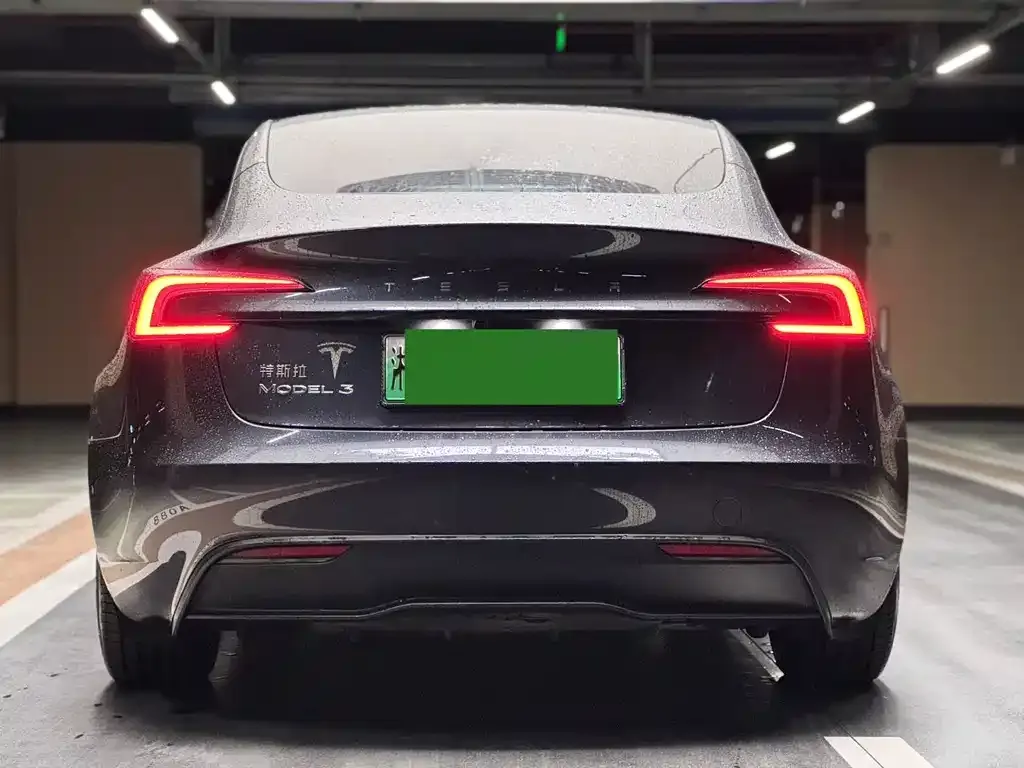Tesla Model 3 — фото 3