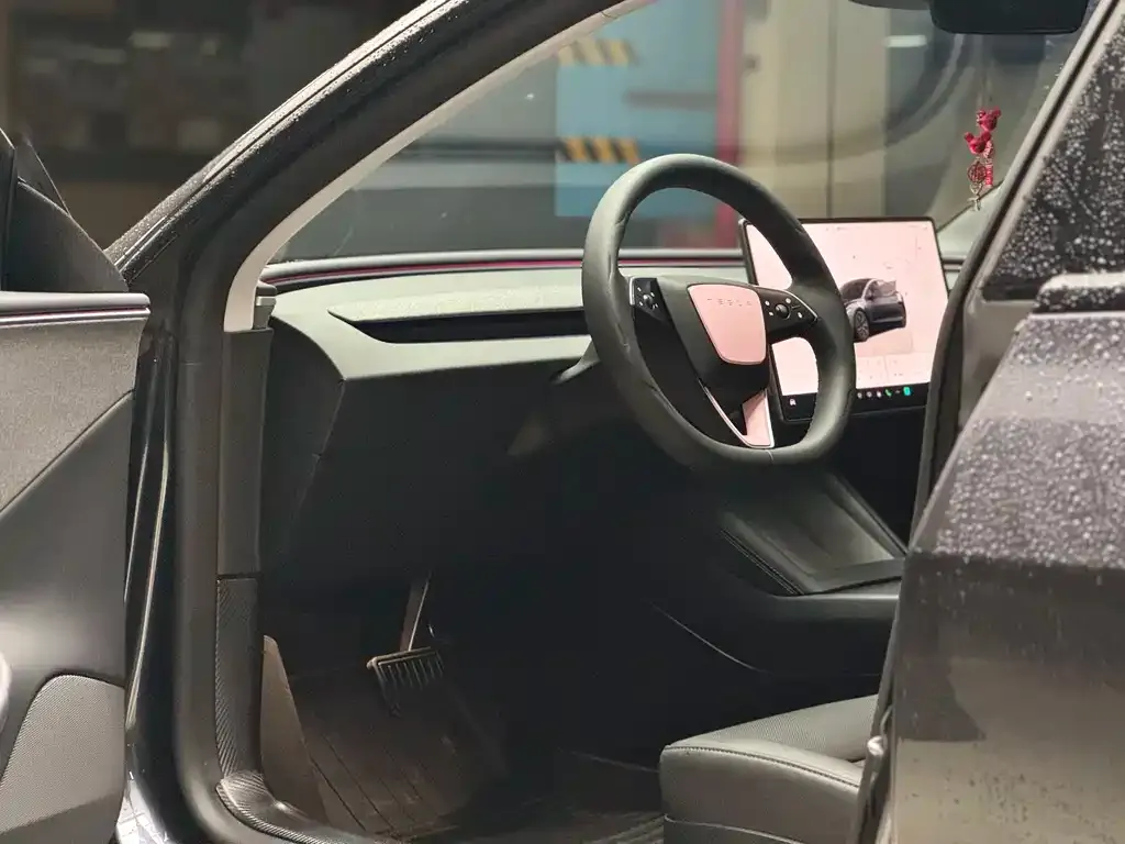 Tesla Model 3 — фото 6