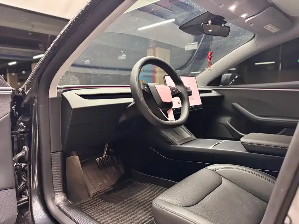 Tesla Model 3 — фото 10