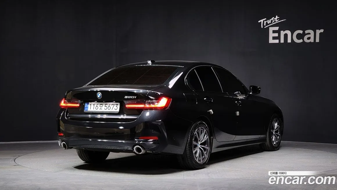 BMW 3-Series 2023 из KR, фото 4