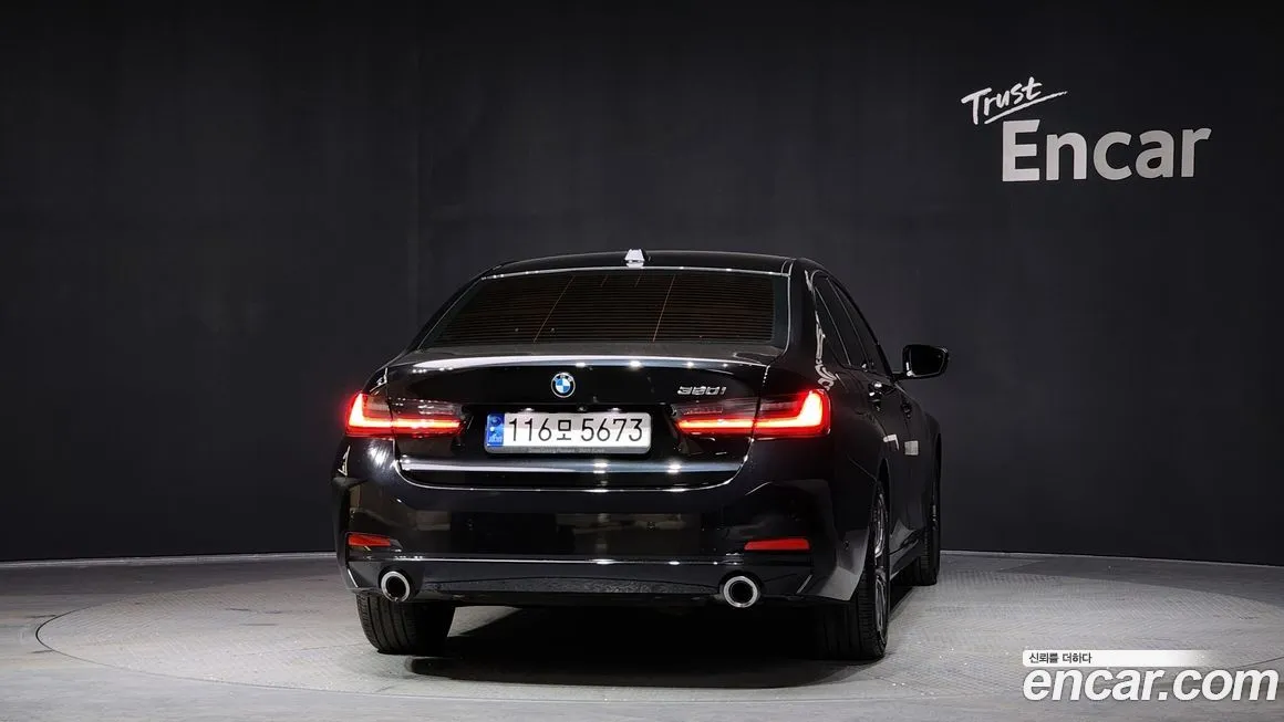 BMW 3-Series 2023 из KR, фото 2