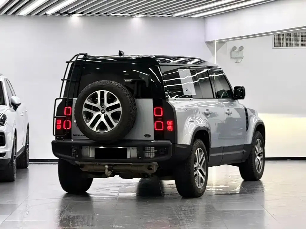 Land Rover Defender 2023 из CN, фото 3