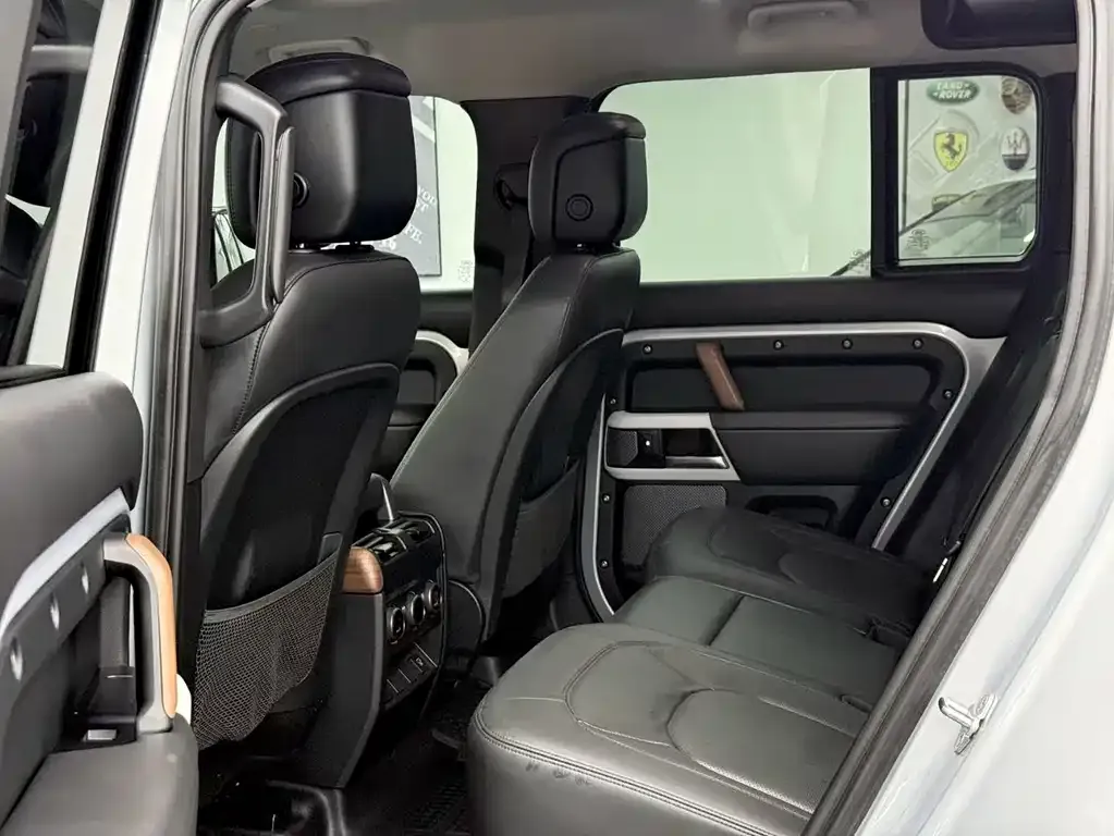 Land Rover Defender 2023 из CN, фото 7