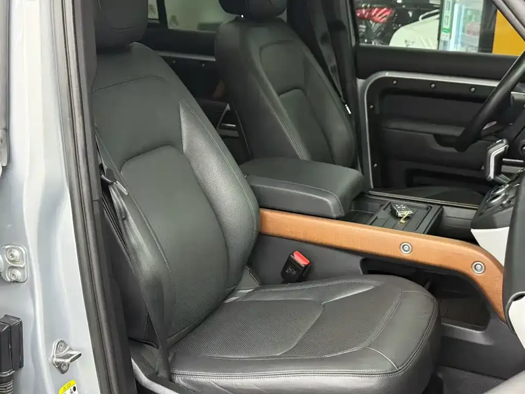 Land Rover Defender 2023 из CN, фото 8
