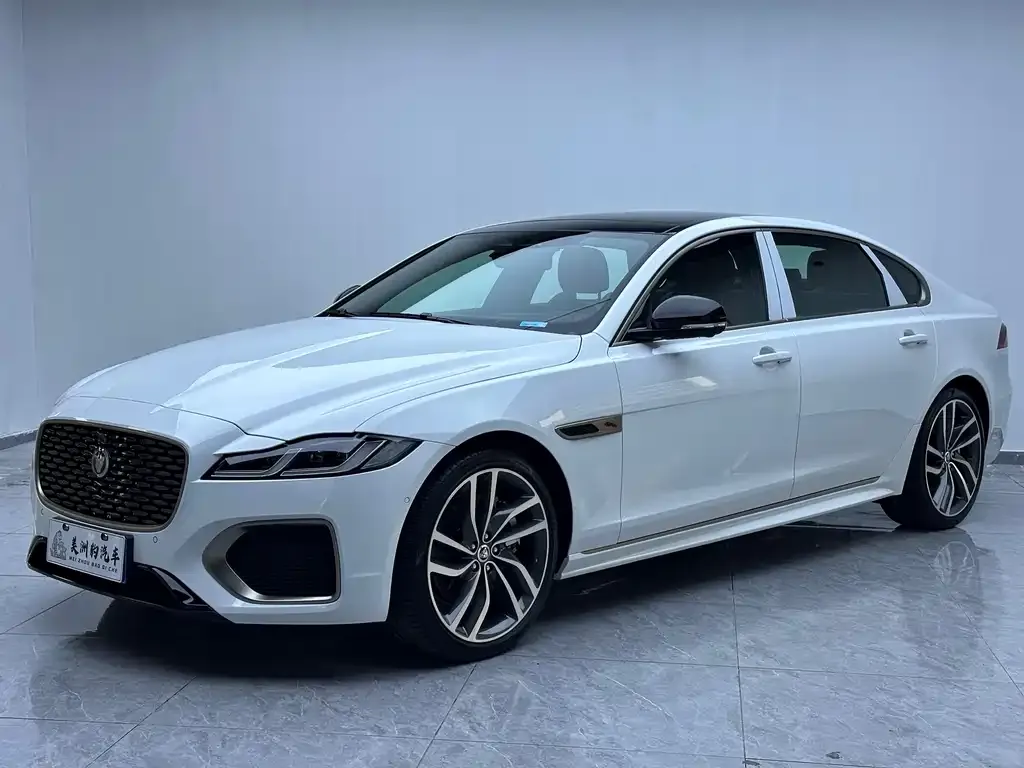 Jaguar XFL — фото 1