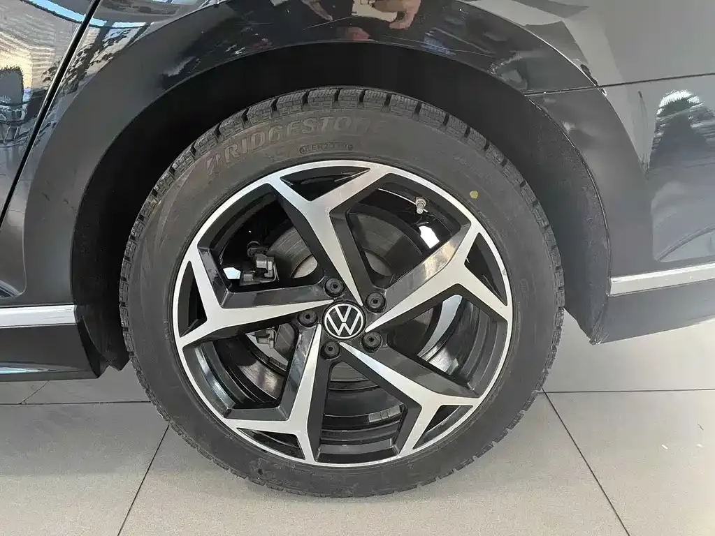Volkswagen Magotan 2024 из CN, фото 10
