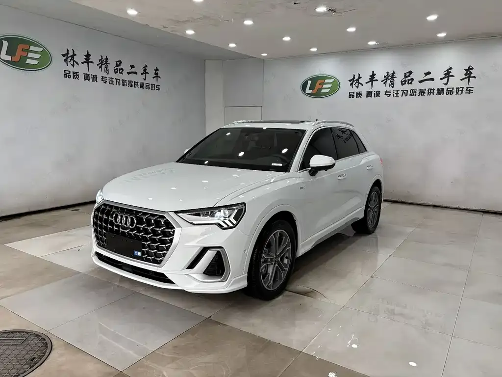 Audi Q3 2023 из CN, фото 1