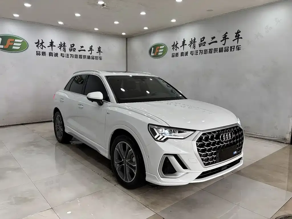 Audi Q3 2023 из CN, фото 3