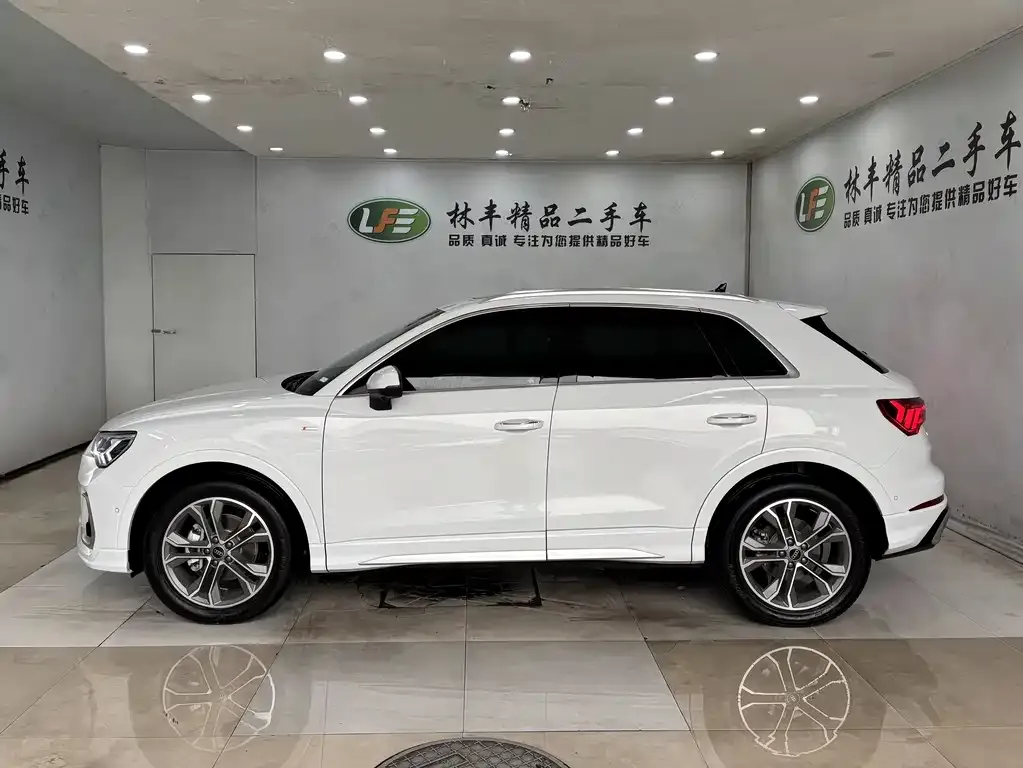 Audi Q3 2023 из CN, фото 7