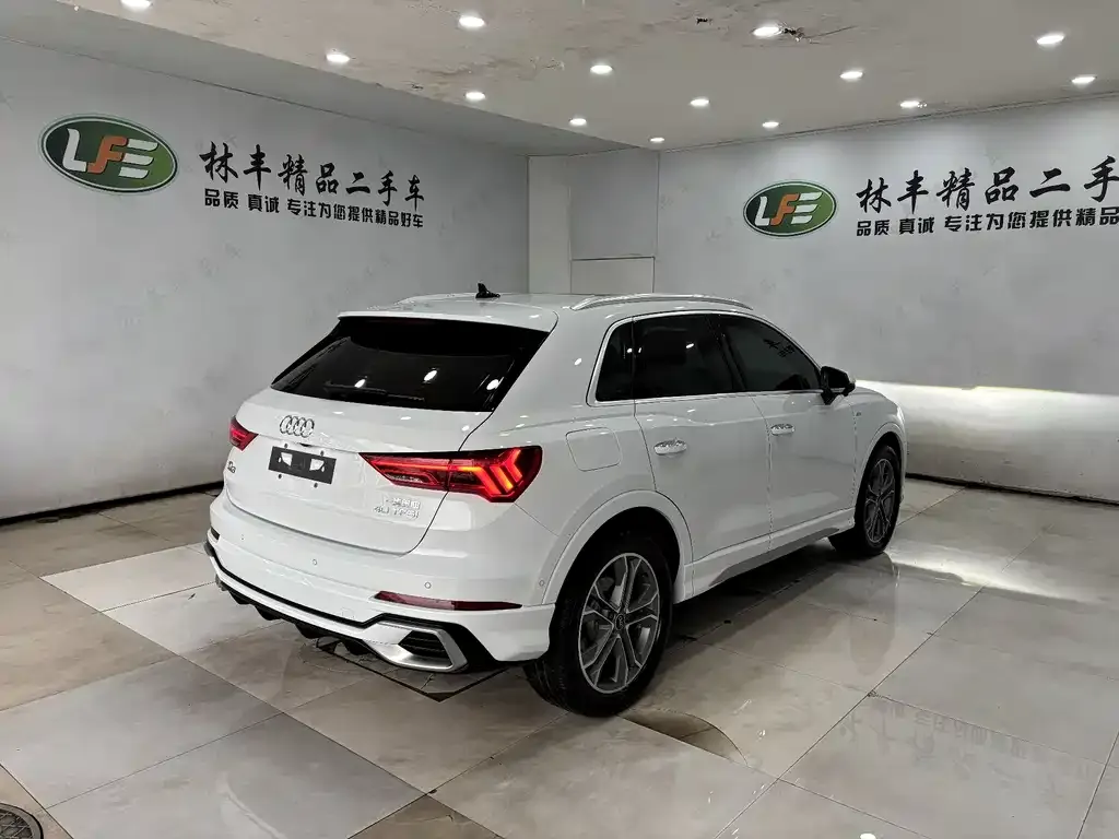 Audi Q3 2023 из CN, фото 9